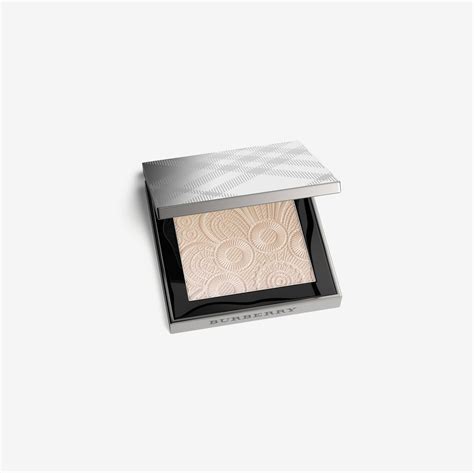 burberry gold glow luminizing no 02|Fresh Glow Highlighter – Nude Gold No.02 in NUDE GOLD 02.